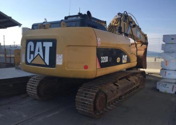 8-Caterpillar C320 1